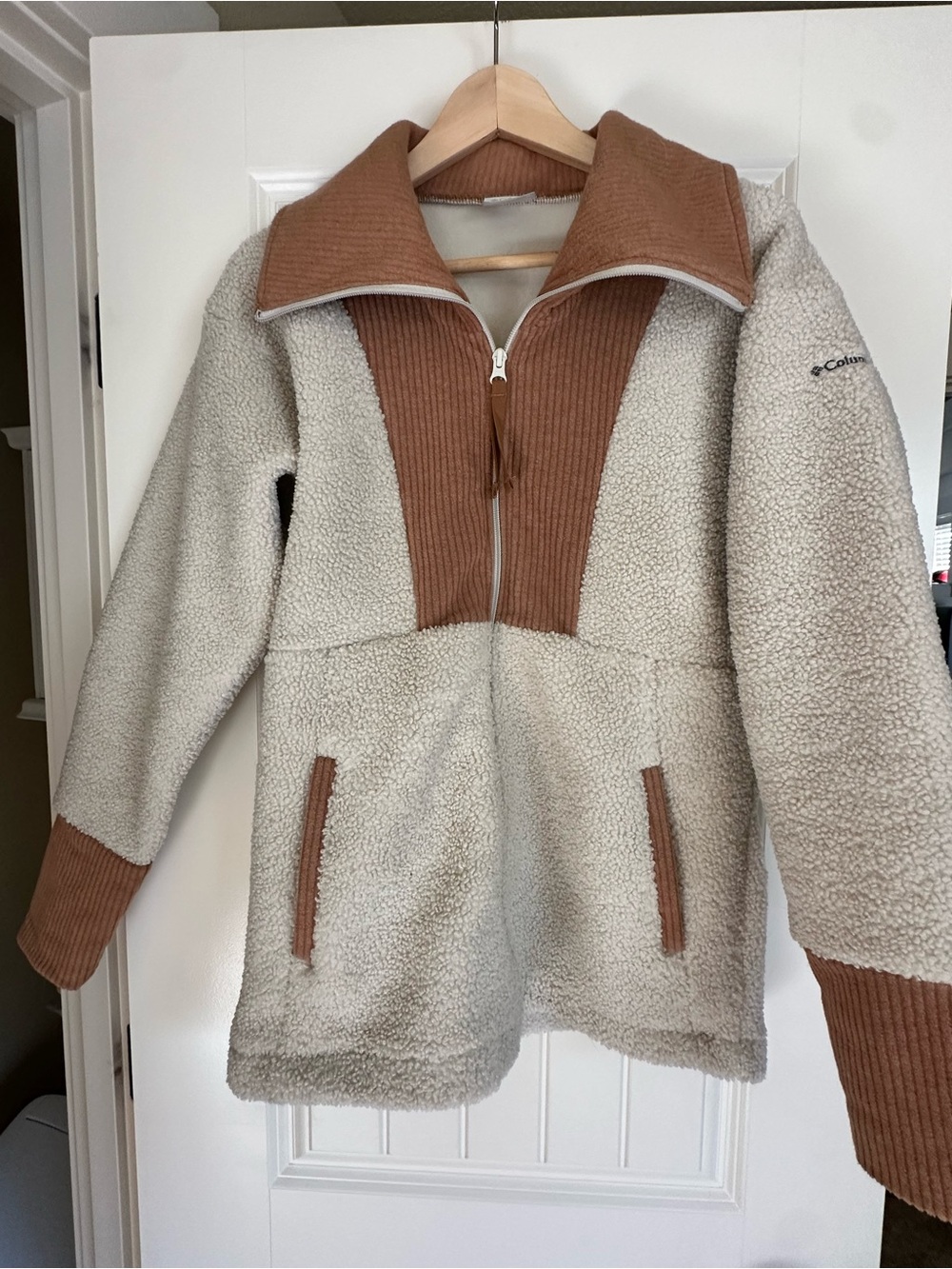 Columbia Sherpa Fleece Zip Up -  Brown Corduroy Trim. Oversized